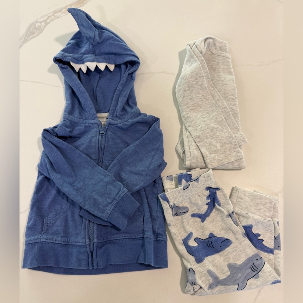 Carter’s 🦈 Blue Shark Hoodie set - hoodie, pants, and long sleeve onesie size 9m